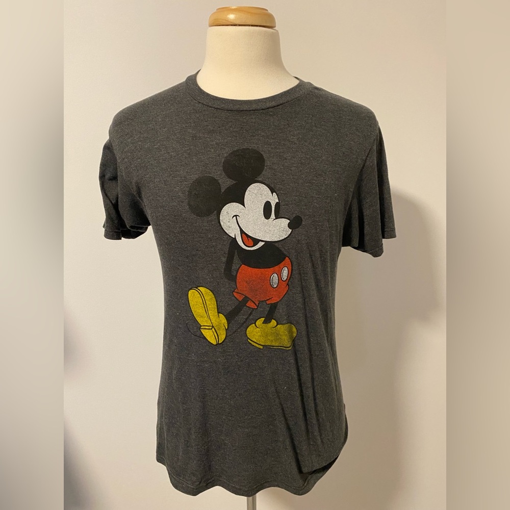 Disney Mickey Mouse Graphic T-Shirt Men’s size Medium